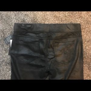 Liverpool Sienna leggings - NWT!!